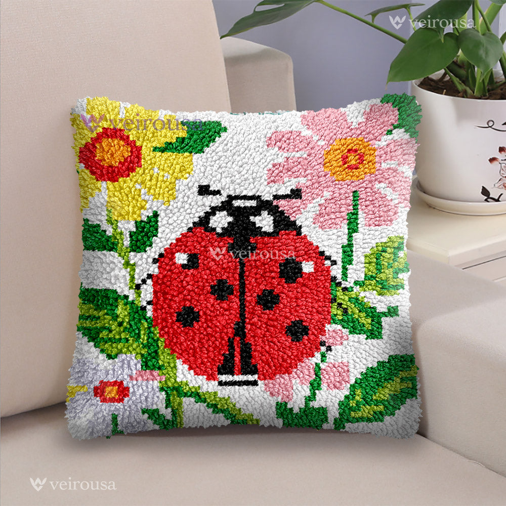 Mariquita y flores - Kit de almohada de gancho